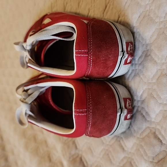 Vans - Picture 2 of 8